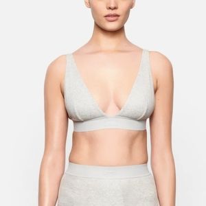 NWT SKIMS COTTON PLUNGE BRALETTE